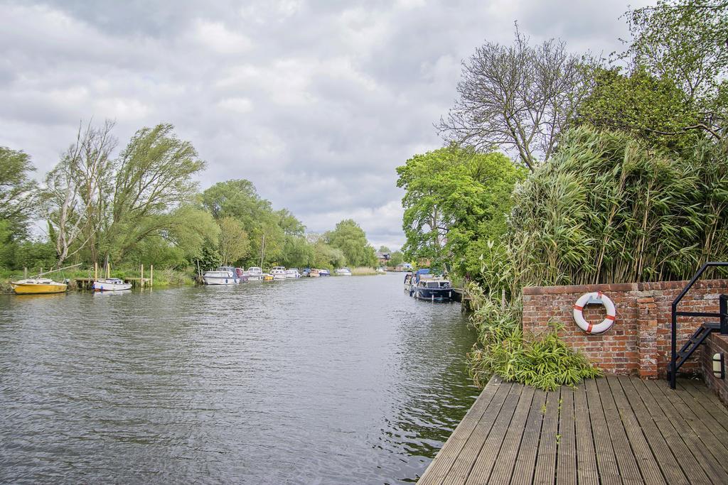 Waveney House Hotel Beccles Exteriör bild