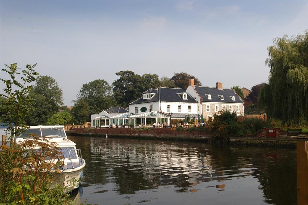 Waveney House Hotel Beccles Exteriör bild